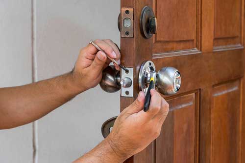 Navco Safe & Lock Co. provides quality, affordable locksmith services for Corsicana, Texas. These Corsicana locksmiths come equiped with the top of the line locksmithing tools which enables them to work on any commercial, residential, industrial, bank or automotive lock.